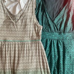 Stylish Patterned Dresses in Cream and Teal Vacation Ready, like new, stretchy!